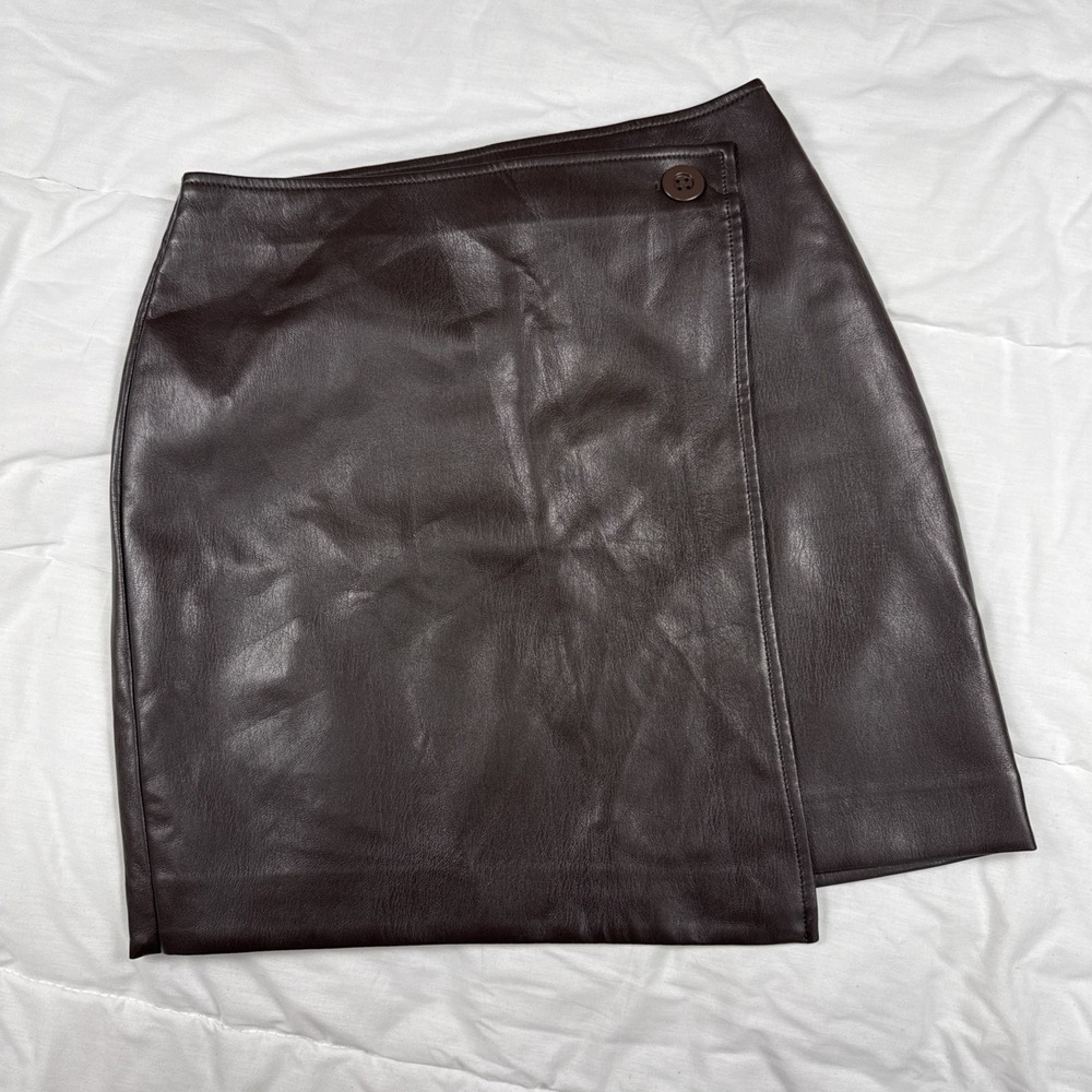Aritizia Babaton Faux Leather Skirt Vicinity Mini Wrap Style Brown Vegan Size 2